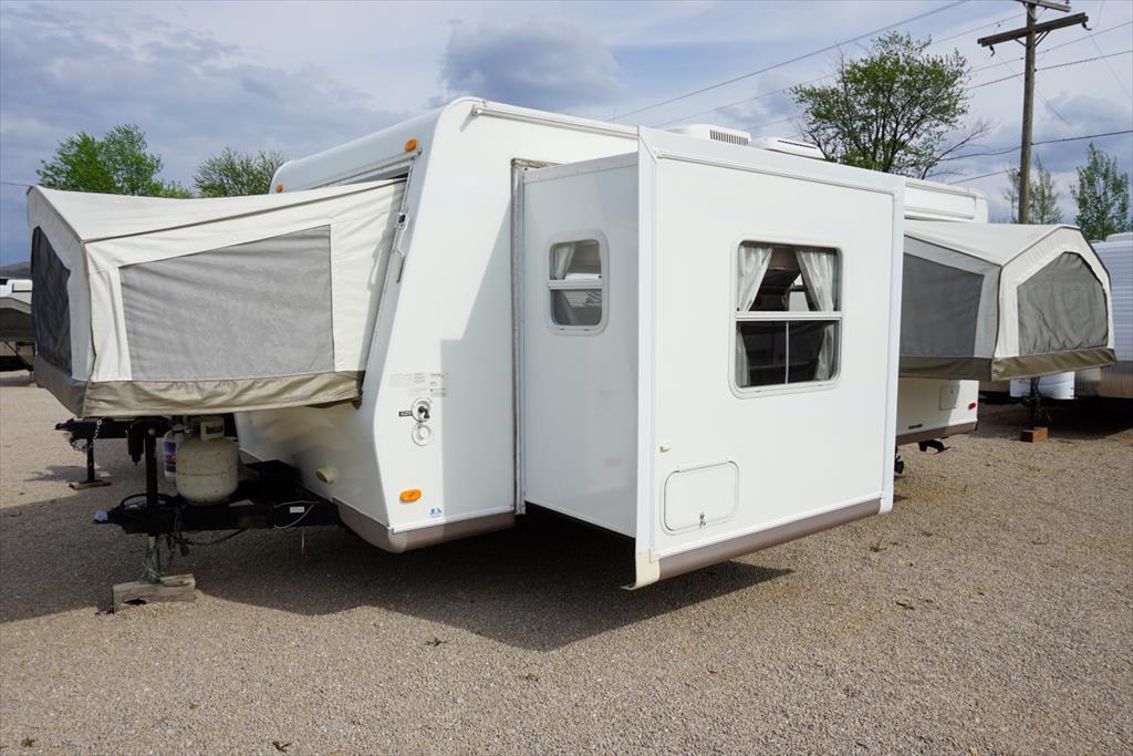 2009 Forest River Rockwood Roo 233S