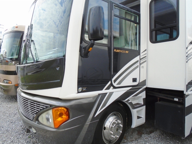 2004 Fleetwood Pace-Arrow 37C