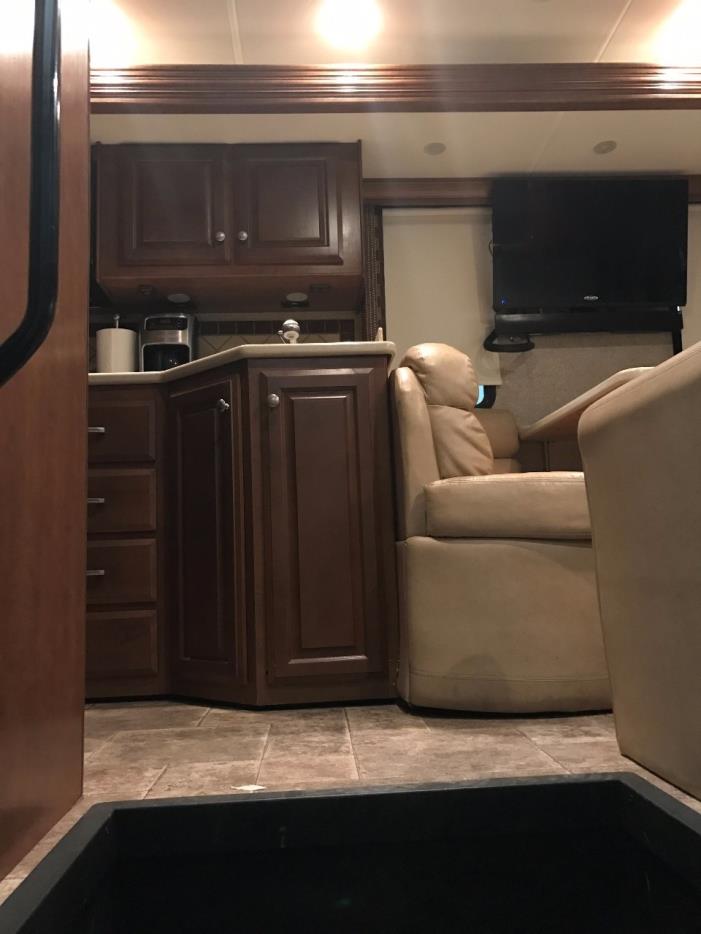 2013 Thor Motor Coach PALAZZO 33.3