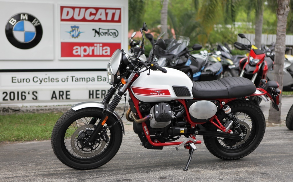 2016 Moto Guzzi V7 II STORNELLO