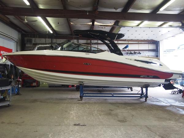 2015 Sea Ray 270 SLX