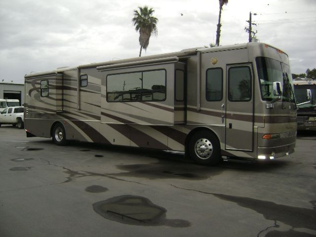2005 Alpine Coach Western Recreational Vehicles, Inc 40 FDQS