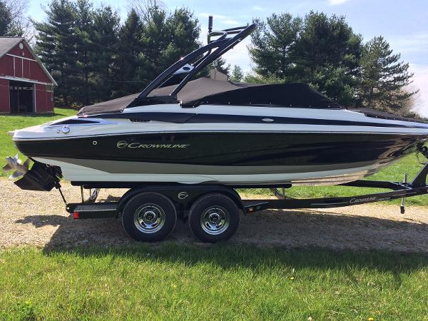 2016 Crownline 225 SS