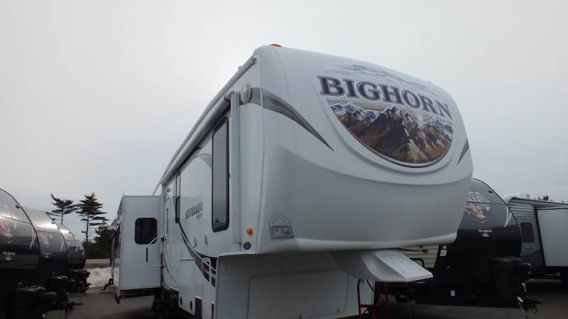 2013 Bighorn 33RK Silverado