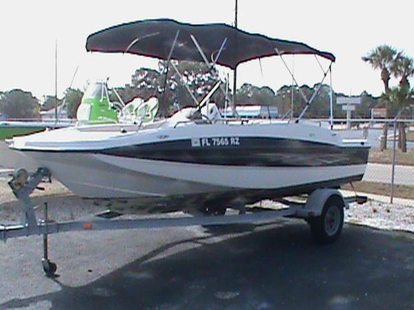 2012 Bayliner 197 Deck Boat