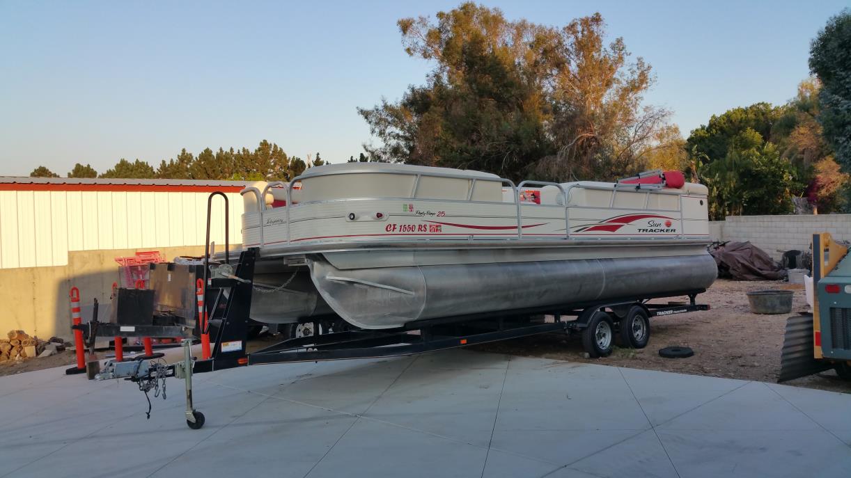 2008 Sun Tracker Regency Party Barge