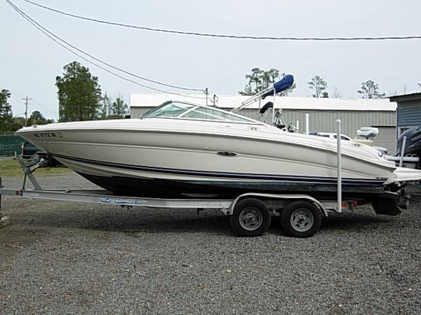 2001 Sea Ray 230 Bow Rider