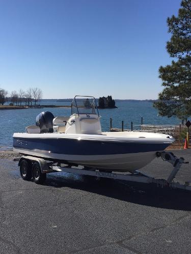 2014 Robalo Cayman 206