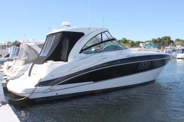 2011 Cruisers Yachts 360 Express