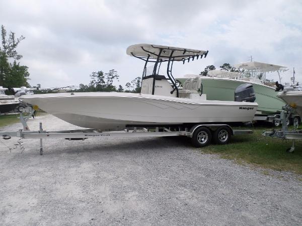 2017 Ranger 2510 Bay Ranger