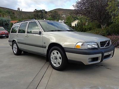 Volvo : XC (Cross Country) Cross Country w/Touring Pkg 2000 volvo awd v 70 xc cross country wagon