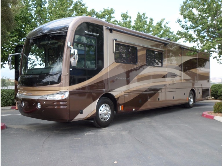 2006 Fleetwood Revolution LE E