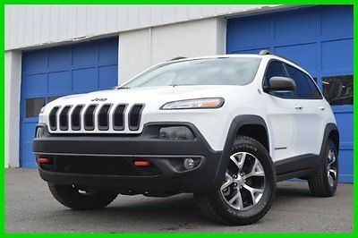 Jeep : Cherokee Trailhawk 3.2 V6 4x4 Navigation Leather Tow More Repairable Rebuildable Salvage Runs Great Project Builder Fixer Wrecked EZ Rear