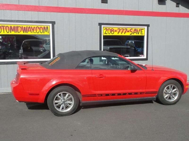 2005 Ford Mustang Base, 2