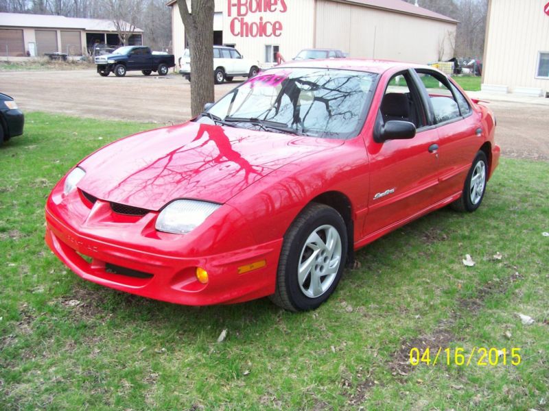 2001 Pontiac Sunfire 4dr. Runs & Drives Good,Cold A/C 5spd,4cyl.