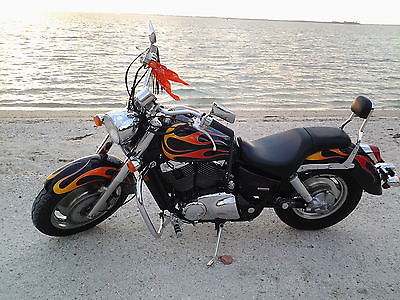 Honda : Shadow Honda Shadow Sabre 1100cc 2007 Original 7500 miles Runs great. Black and Red.