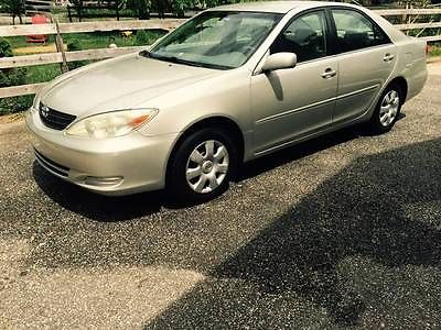Toyota : Camry LE Sedan 4-Door 2004 toyota camry le sedan almost showroom cond no accidents state inspected