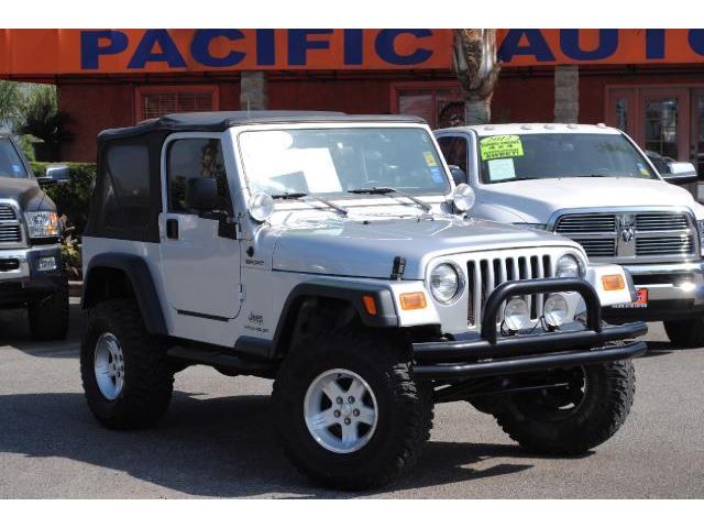 Jeep : Wrangler Sport This 2005 Jeep Wrangler 4x4  really shows it was cared for by the previous owner