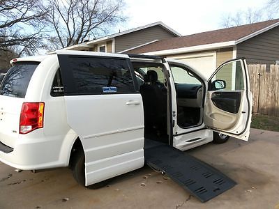 Dodge : Grand Caravan SE Mini Passenger Van 4-Door HANDICAP ACCESSIBLE VAN - 2013 DODGE GRAND CARAVAN WITH LOW MILEAGE