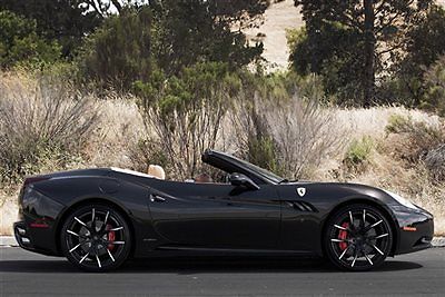 Ferrari : California Base Convertible 2-Door 2010 ferrari california custom forged lexani wheels low miles black over beige