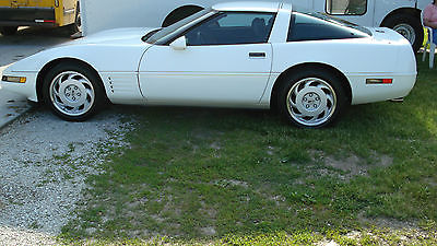 Chevrolet : Corvette 2 dr Coup 1991 white corvette near perfect condition as good as it gets