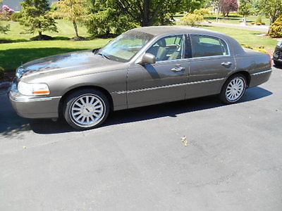 Lincoln : Town Car ULTIMATE SERIES LINCOLN TOWN CAR,SUPER NICE,B/O !! 2004 lincoln town car ultimate series moon roof all power no issues best offer