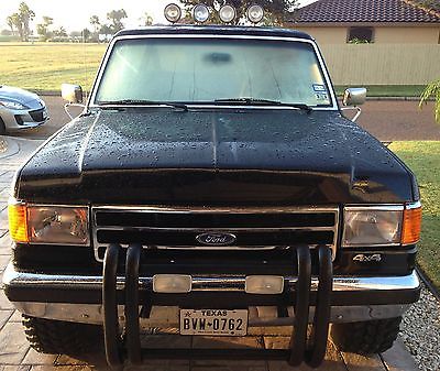 Ford : Bronco 2 Door Pick Up Beach Ford Bronco