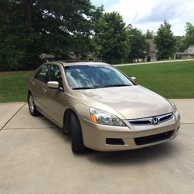 Honda : Accord EX with navigation well maintained V6 Accord with navigation.