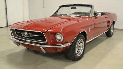 Ford : Mustang CONVERTIBLE 1967 mustang convertible red with black top