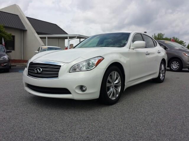 2012 Infiniti M37