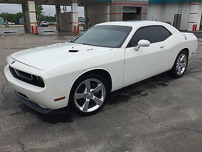 Dodge : Challenger R/T 2009 dodge challenger r t coupe 2 door 5.7 l hemi white 45 k miles borla exhaust