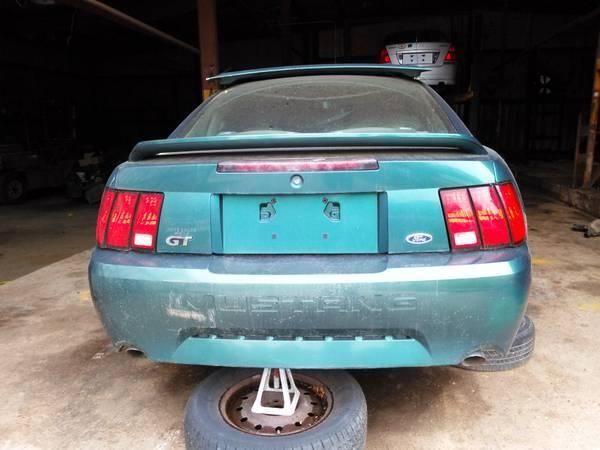 2000 Mustang GT Parts Car Straight Body Good Transmission and Rear End, 2