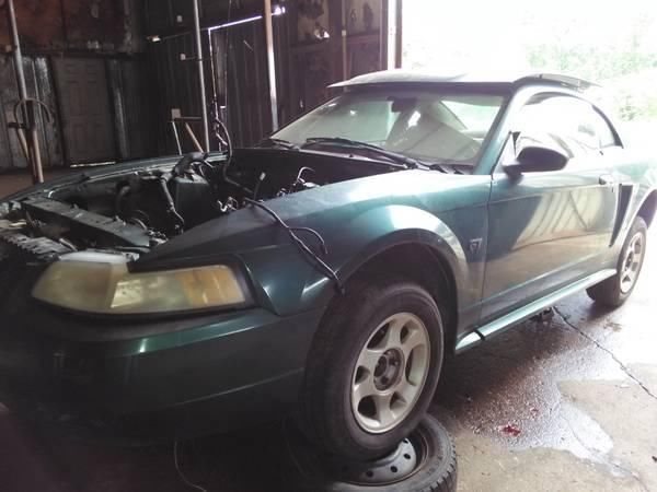 2000 Mustang GT Parts Car Straight Body Good Transmission and Rear End