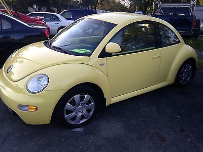 Volkswagen : Beetle-New Hatchback 2000 volkswagon yellow 5 speed manual runs drives great clear title