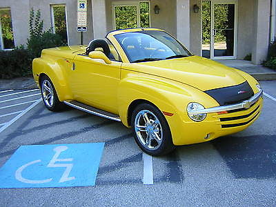 Chevrolet : SSR 2 Door Retractable Hard Top 2005 chevy ssr gorgeous low miles loaded with nav bluetooth satellite radio