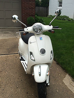 Vespa Piaggio 2010 LX50 Italian Motor Scooter Moped White Low Miles EXCELLENT