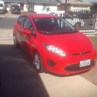 Ford : Fiesta SE Hatchback 4-Door This car is as new. Little use and garaged