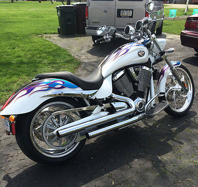 Victory : Vegas Premium 2007 victory vegas jackpot motorcycle wt stereo system aftermarket perf pipes