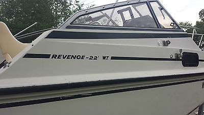 22' Boston Whaler Revenge w/ 2 new 115 HP  Johnson outboards