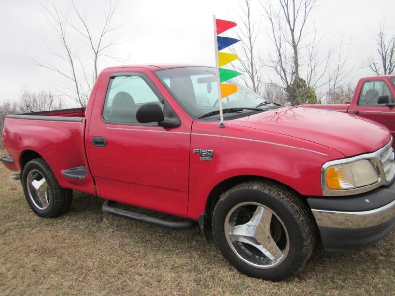 1999 Ford F150 Step Side Red  4.6L 2WD