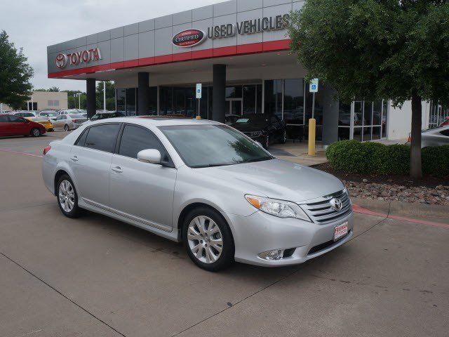Toyota : Avalon Base Base 3.5L ABS Brakes (4-Wheel) Air Conditioning - Air Filtration Moonroof Seats