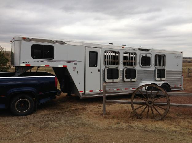 REALLY NICE 4 horse trailer