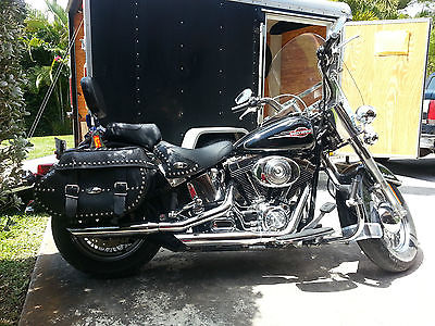Harley-Davidson : Softail Chrome saddle bags and screaming eagle kit