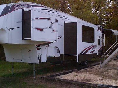 2011 Keystone Fuzion 302 5th Wheel Toy Hauler 35FT 4 Slides Loaded