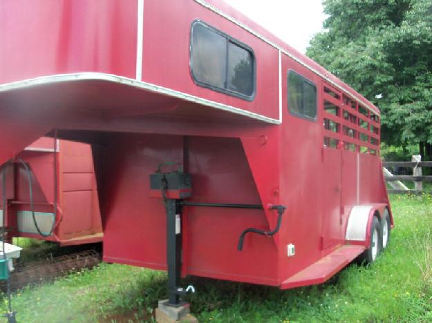 gooseneck horse trailer for sale