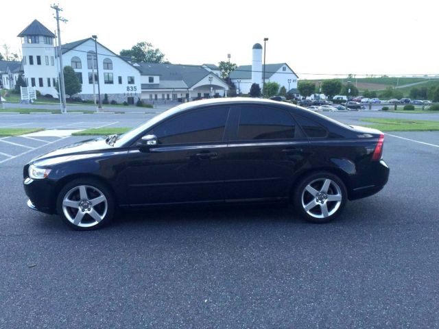 Volvo : S40 4dr Sdn 2.4L 2008 s 40 08 non smoker 5 speed manual cd cold a c