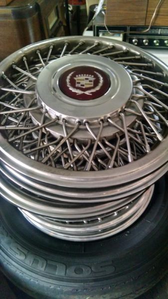 Cadillac spoke hubcaps, 0