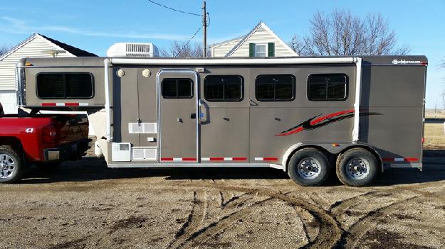 2006 S amp H Horse trailer with living quarters