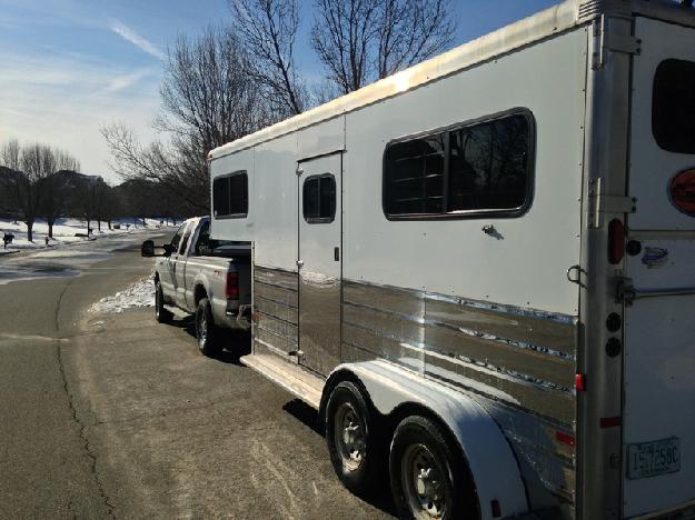 2005 Sundowner Sunlite 777 2-horse Gooseneck Hitch Trailer