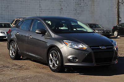 Ford : Focus SE Sedan 4-Door Only 5K Heated Leather Seats Sync Sunroof Keyless Entry Auto Fusion Civic 13